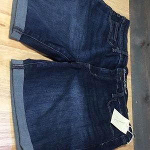 Mid rise Bermuda shorts